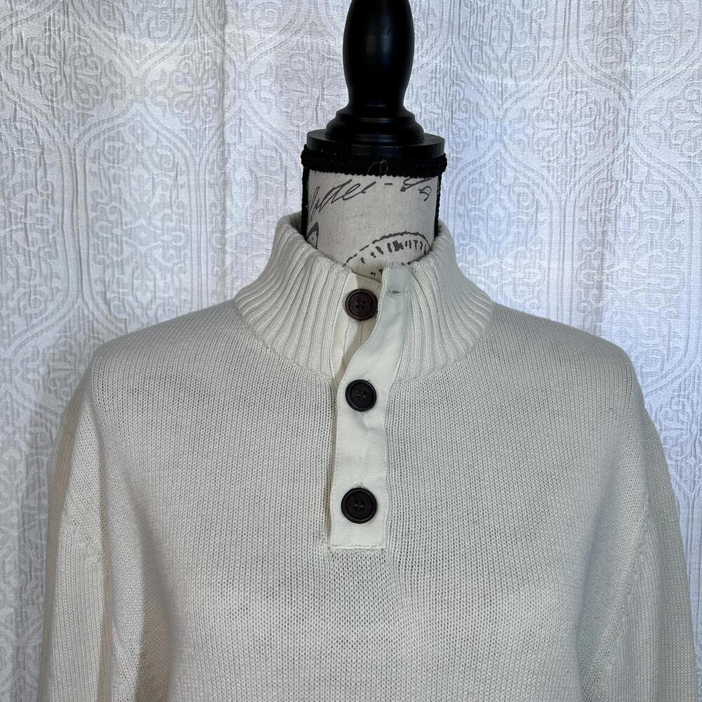 Vineyard Place Cream 3 button Sweater Men's size M - Picture 2 of 6